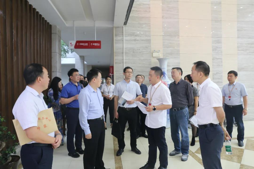 国家发改委副司长邱天朝莅临聪厨调研指导工作