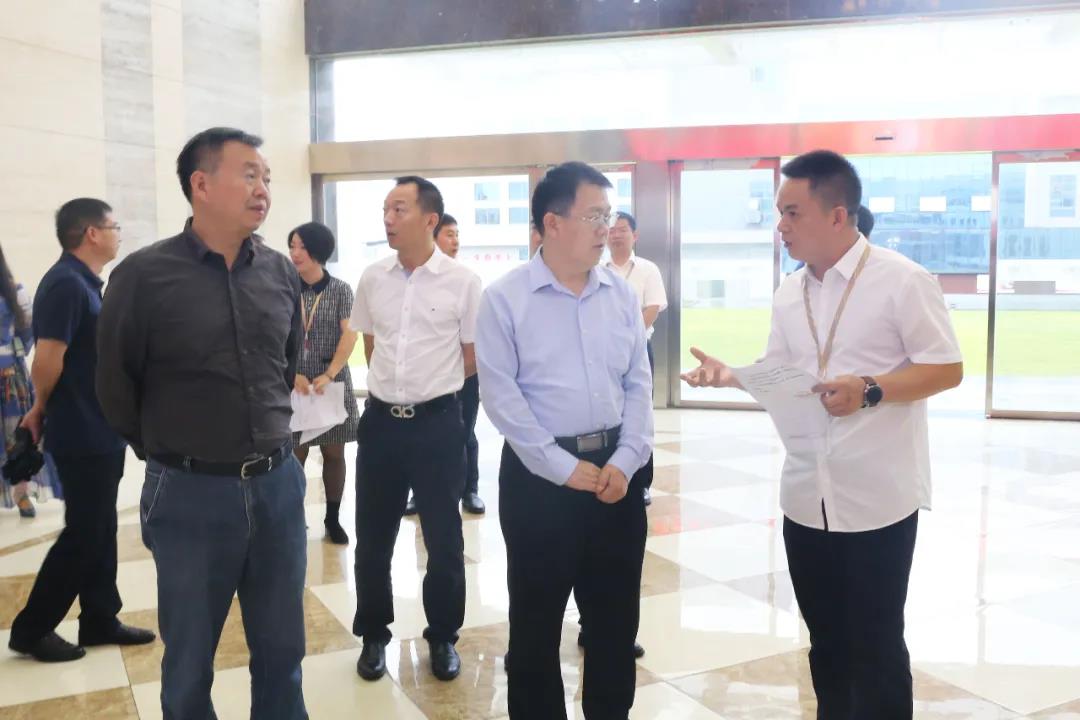 国家发改委副司长邱天朝莅临聪厨调研指导工作